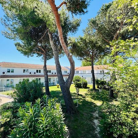 Artemia Aigues-Mortes - Hotel Avec Piscine Exteriör bild