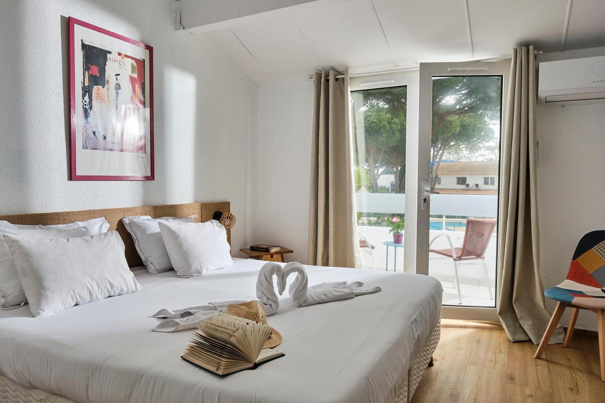 Artemia Aigues-Mortes - Hotel Avec Piscine Exteriör bild