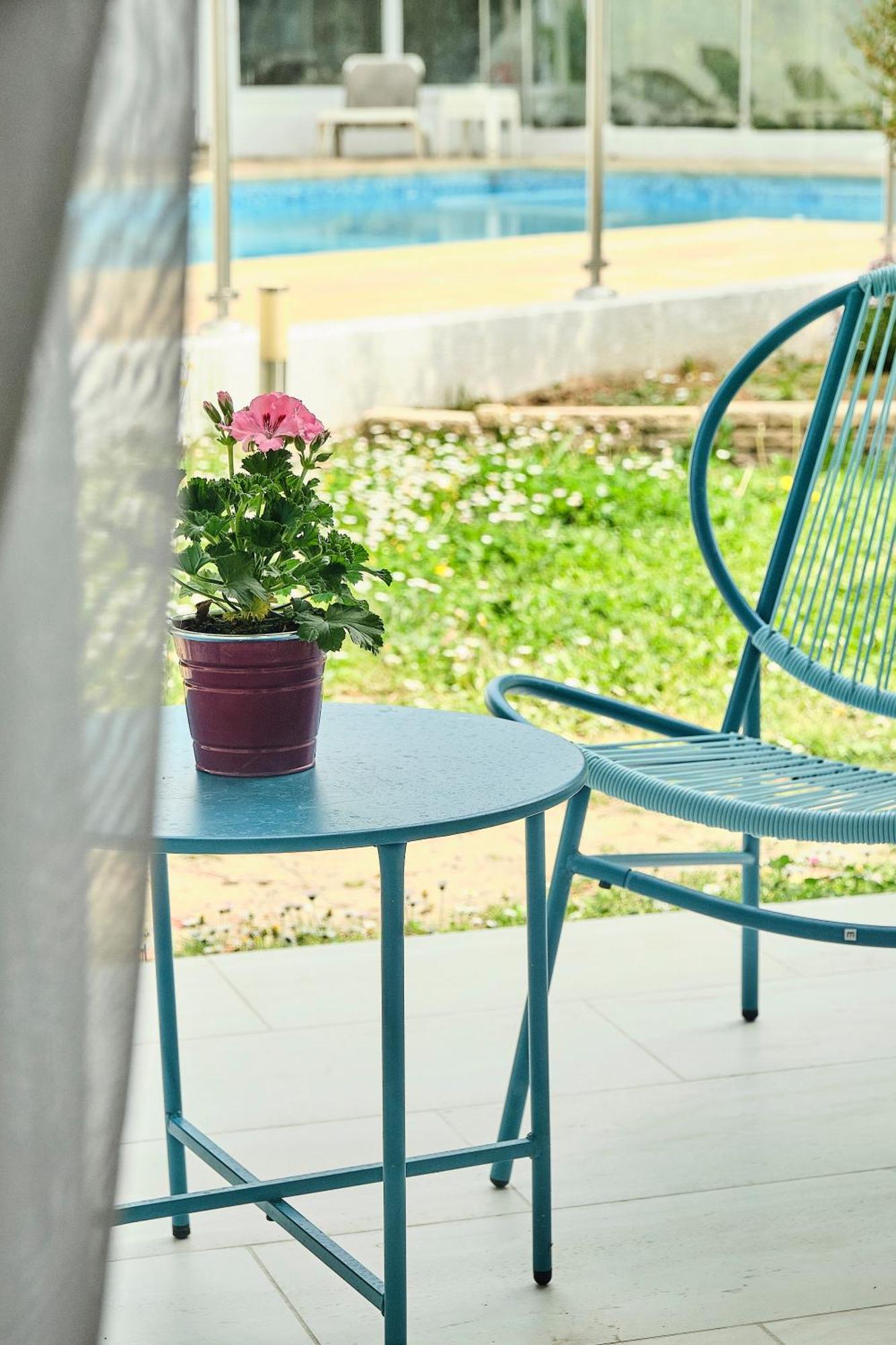 Artemia Aigues-Mortes - Hotel Avec Piscine Exteriör bild