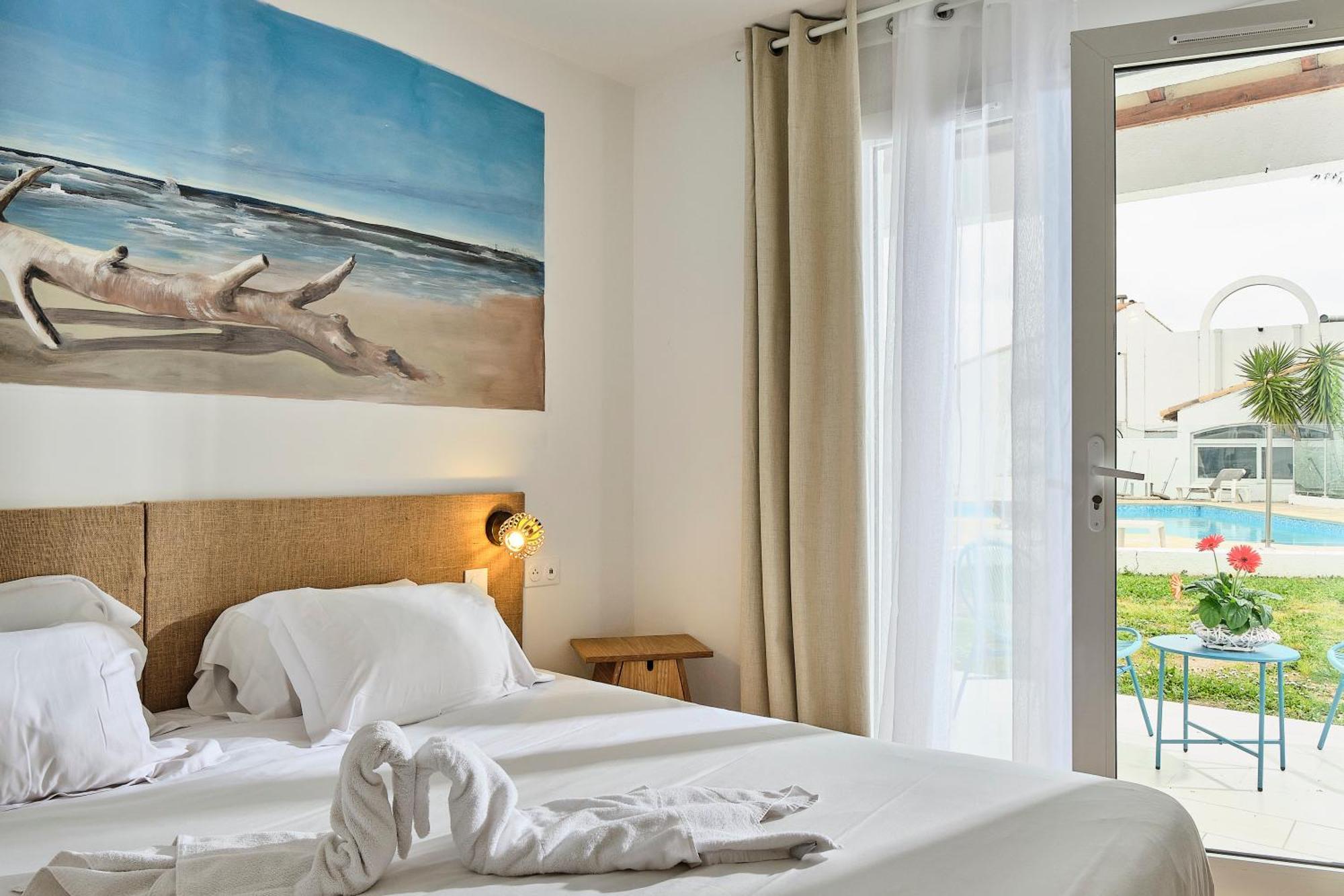 Artemia Aigues-Mortes - Hotel Avec Piscine Exteriör bild