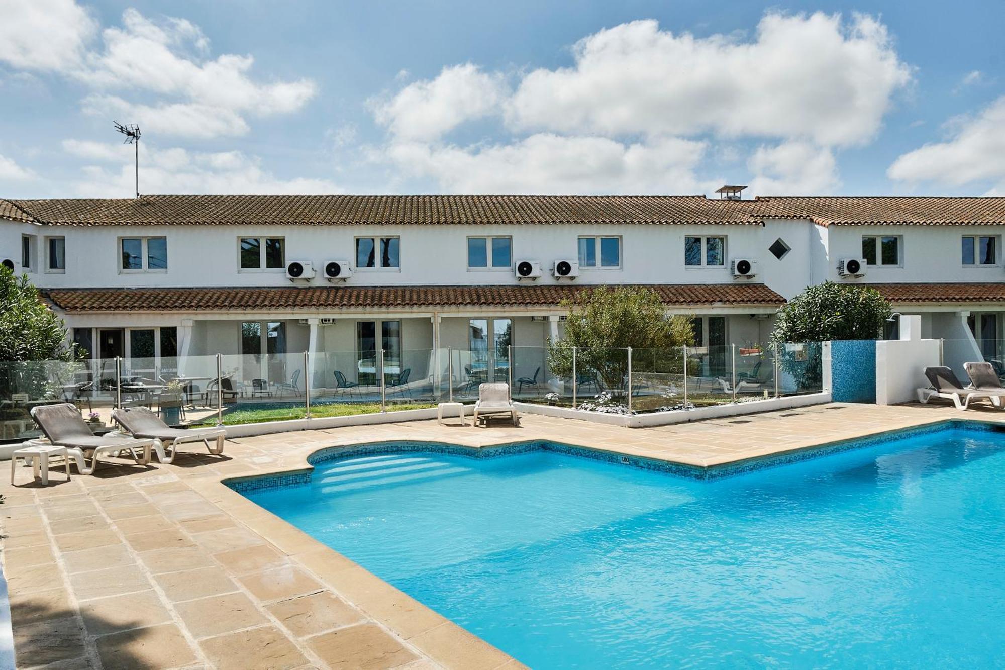 Artemia Aigues-Mortes - Hotel Avec Piscine Exteriör bild