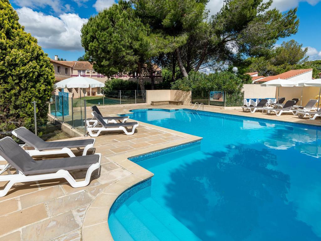 Artemia Aigues-Mortes - Hotel Avec Piscine Exteriör bild