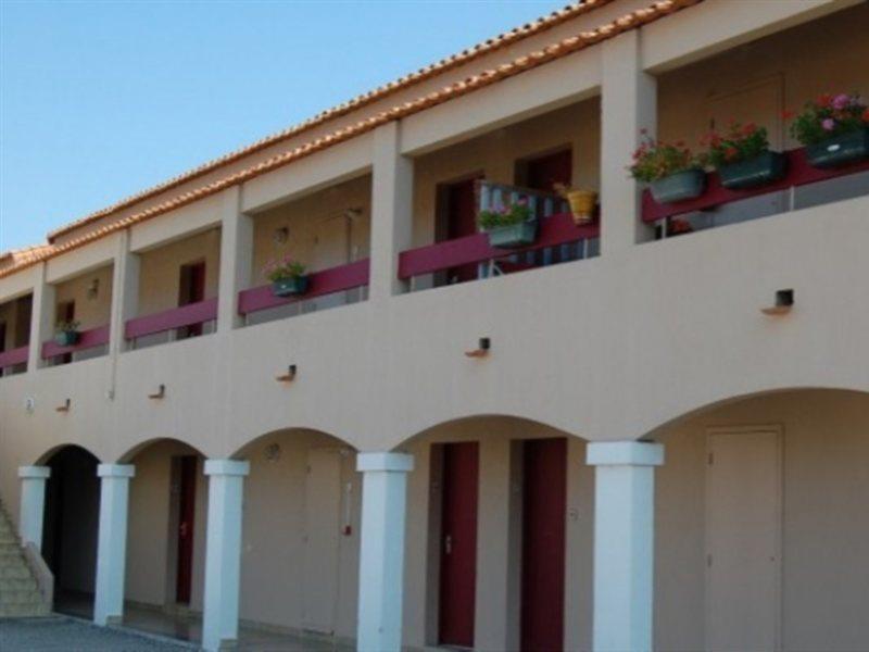 Artemia Aigues-Mortes - Hotel Avec Piscine Exteriör bild
