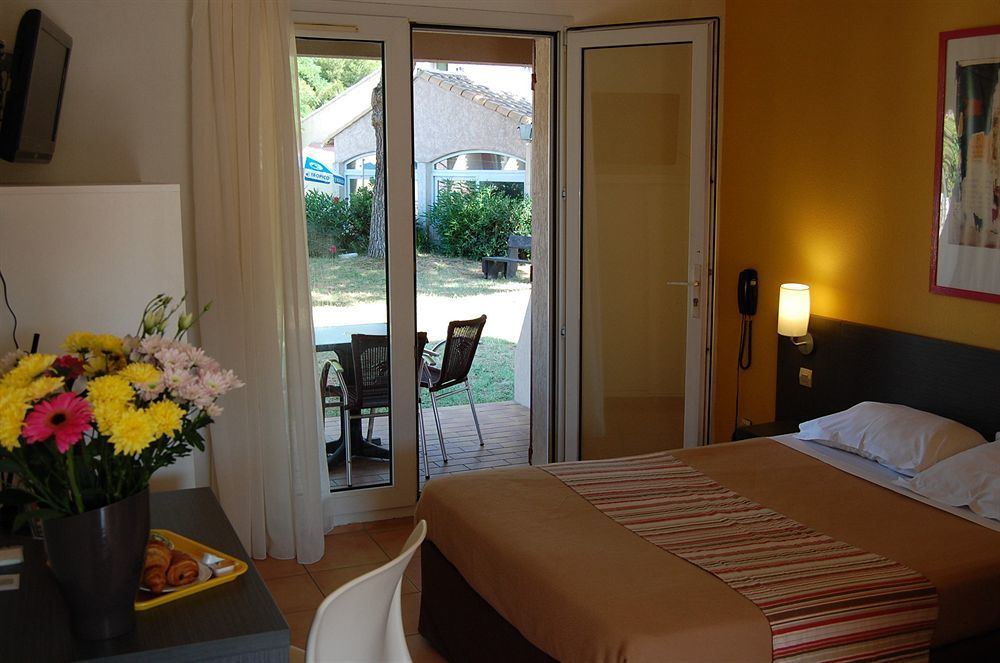 Artemia Aigues-Mortes - Hotel Avec Piscine Exteriör bild