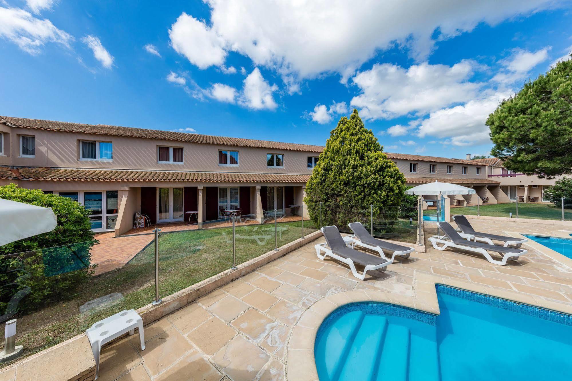 Artemia Aigues-Mortes - Hotel Avec Piscine Exteriör bild