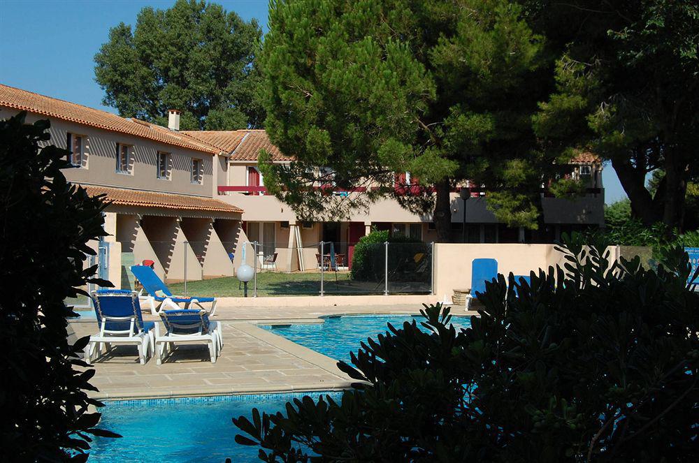 Artemia Aigues-Mortes - Hotel Avec Piscine Exteriör bild